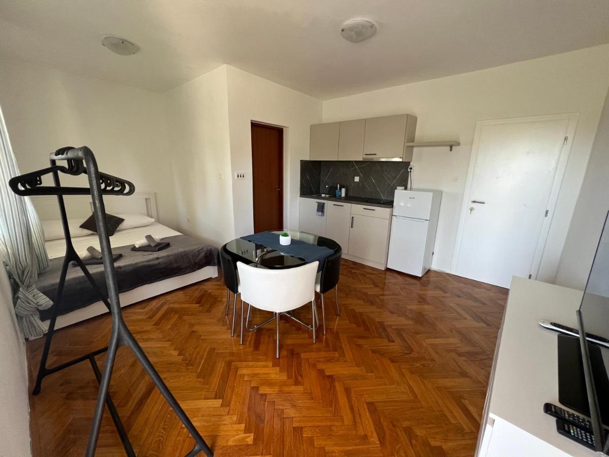 Apartments Antolkovic Ugljan Zewnętrze zdjęcie