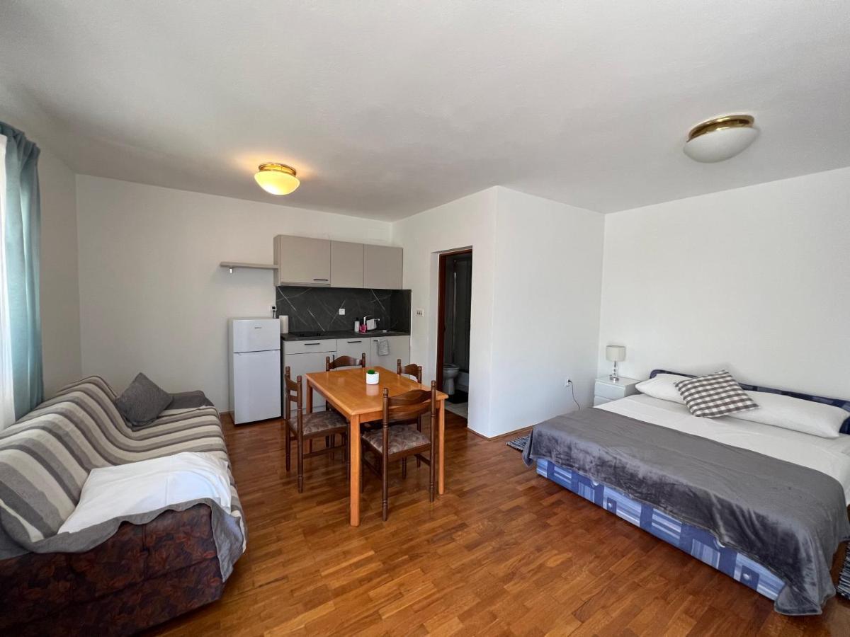 Apartments Antolkovic Ugljan Zewnętrze zdjęcie