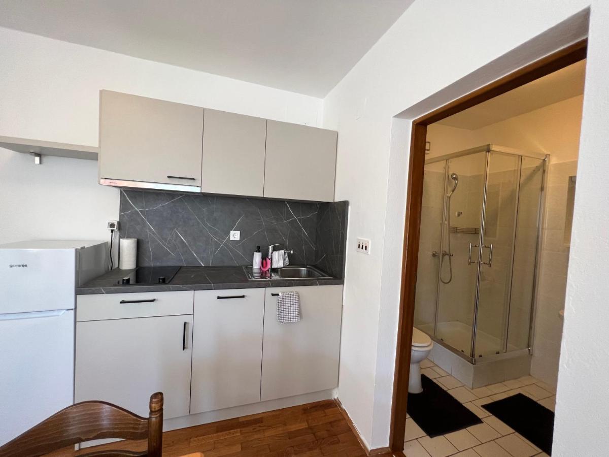 Apartments Antolkovic Ugljan Zewnętrze zdjęcie