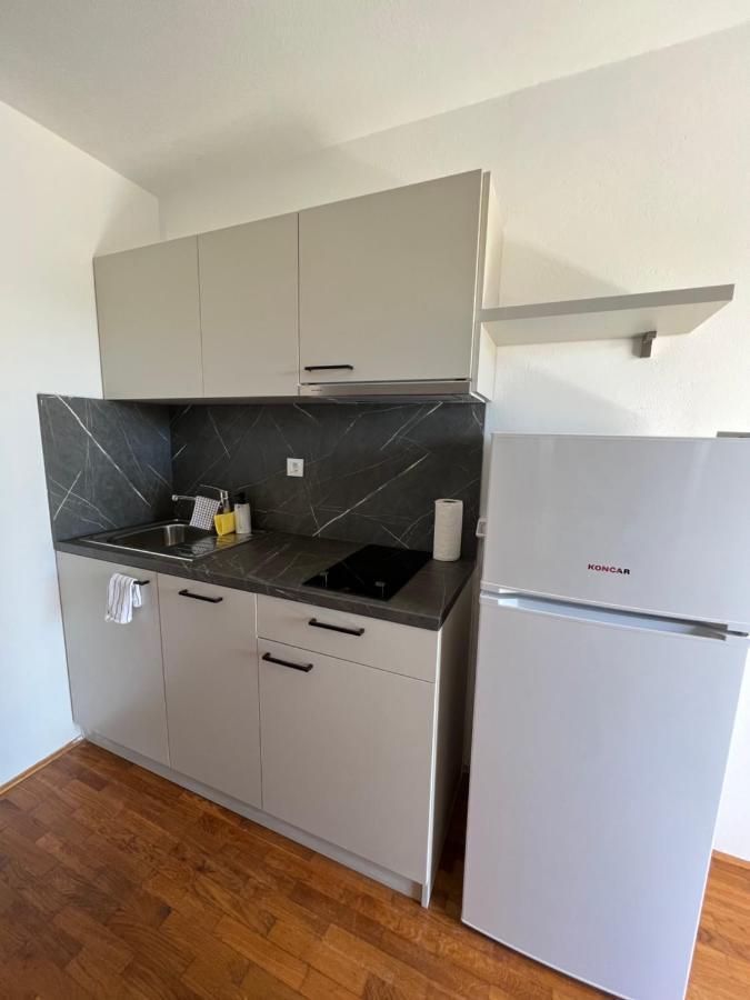 Apartments Antolkovic Ugljan Zewnętrze zdjęcie