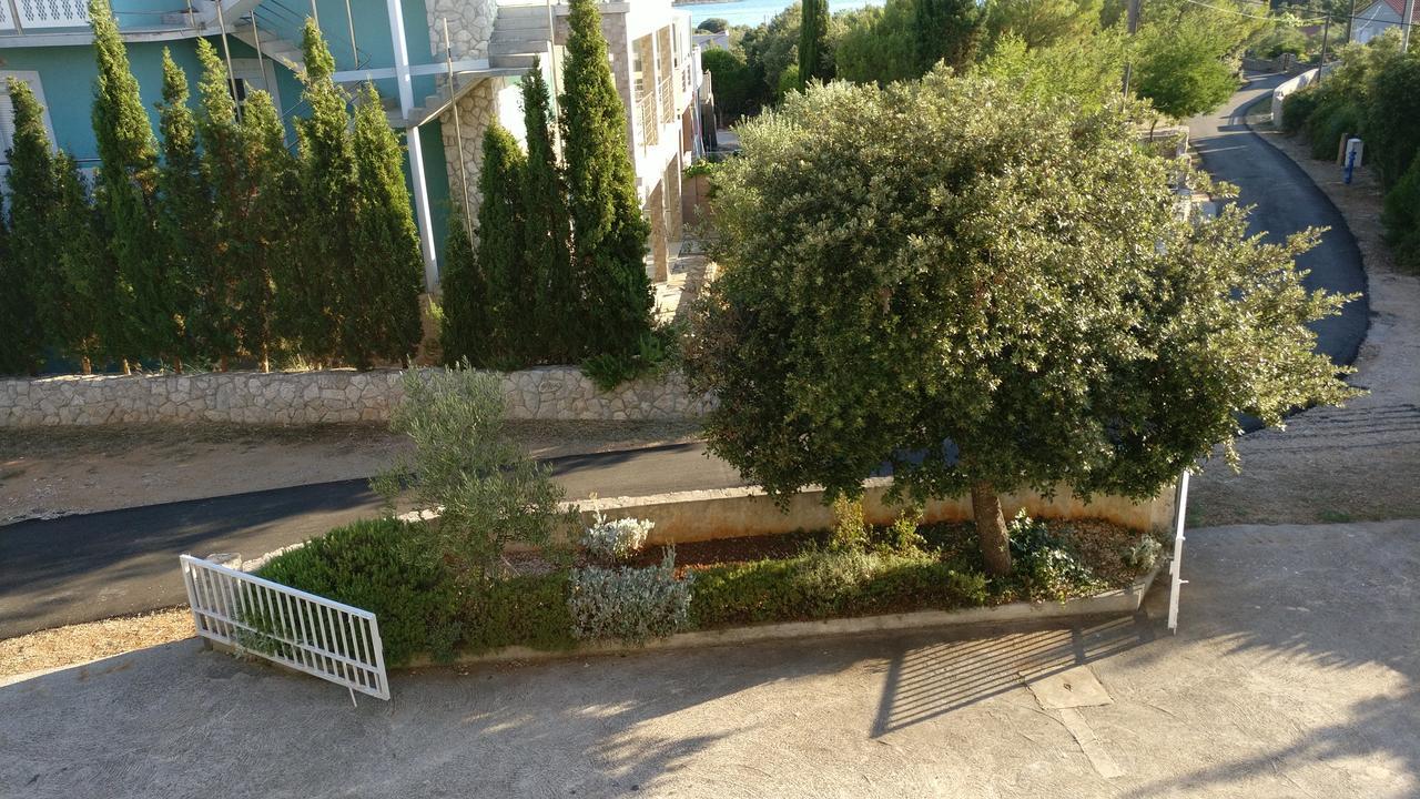 Apartments Antolkovic Ugljan Zewnętrze zdjęcie